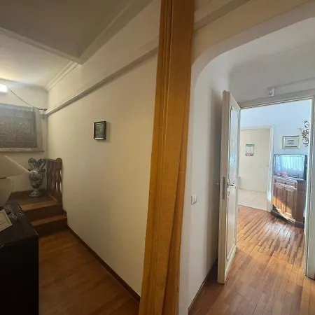 2-level Flat With Terrace In The Heart Of Rom