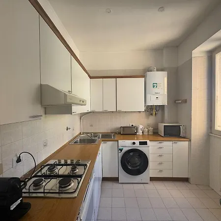 Apartment 2-level Flat With Terrace In The Heart Of