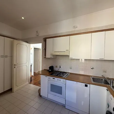 Apartment 2-level Flat With Terrace In The Heart Of