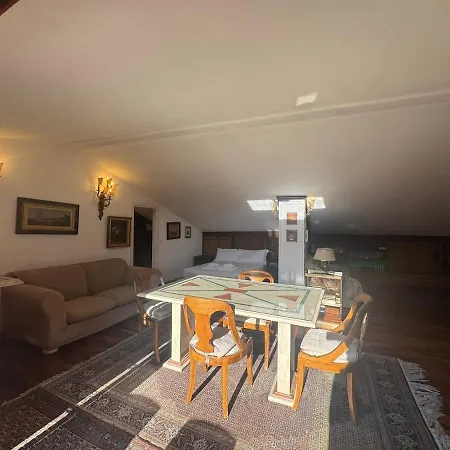 2-level Flat With Terrace In The Heart Of * Rom