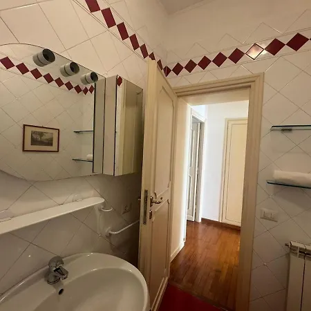 Apartment 2-level Flat With Terrace In The Heart Of Rom