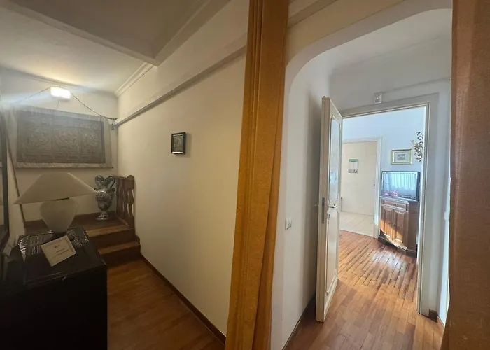 2-level Flat With Terrace In The Heart Of Rom