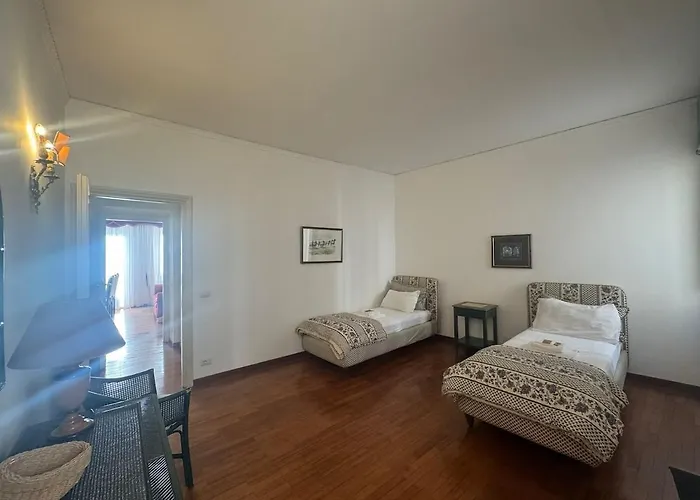 2-level Flat With Terrace In The Heart Of Lägenhet *