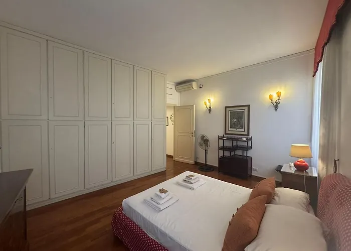 2-level Flat With Terrace In The Heart Of Lägenhet *