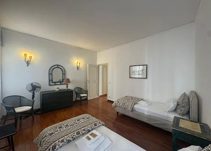 2-level Flat With Terrace In The Heart Of Lägenhet